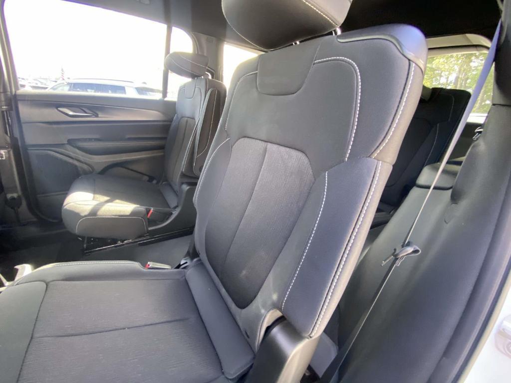 new 2025 Jeep Grand Cherokee L car, priced at $41,028