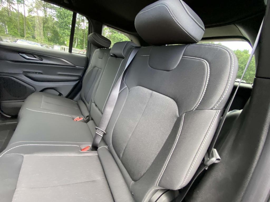 new 2025 Jeep Grand Cherokee car, priced at $36,063