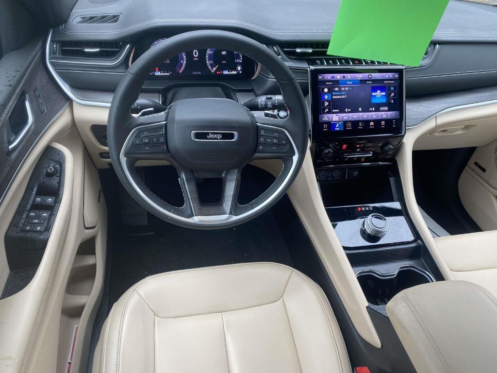 used 2024 Jeep Grand Cherokee car, priced at $32,498