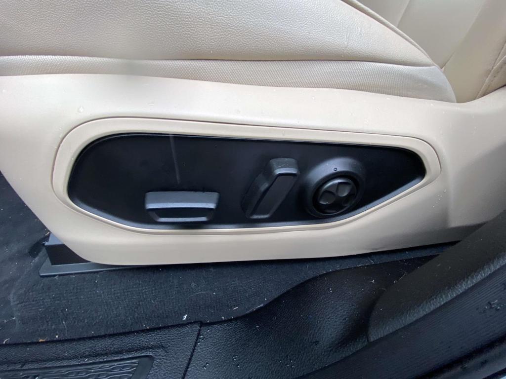 used 2024 Jeep Grand Cherokee car, priced at $32,498