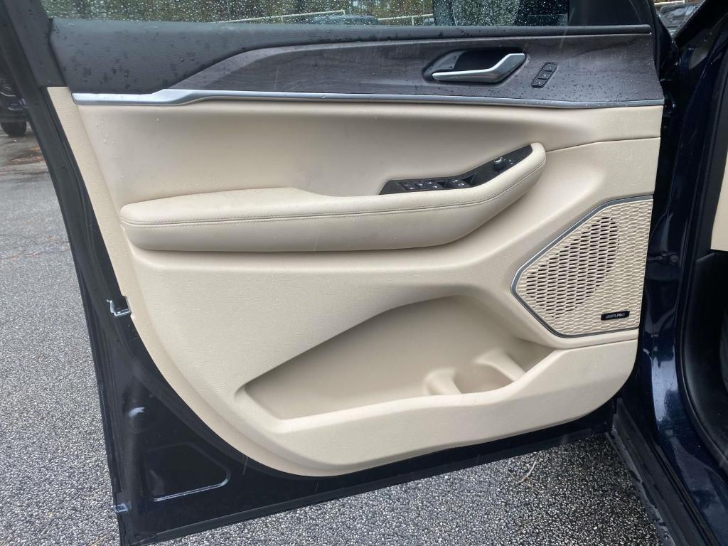 used 2024 Jeep Grand Cherokee car, priced at $32,498