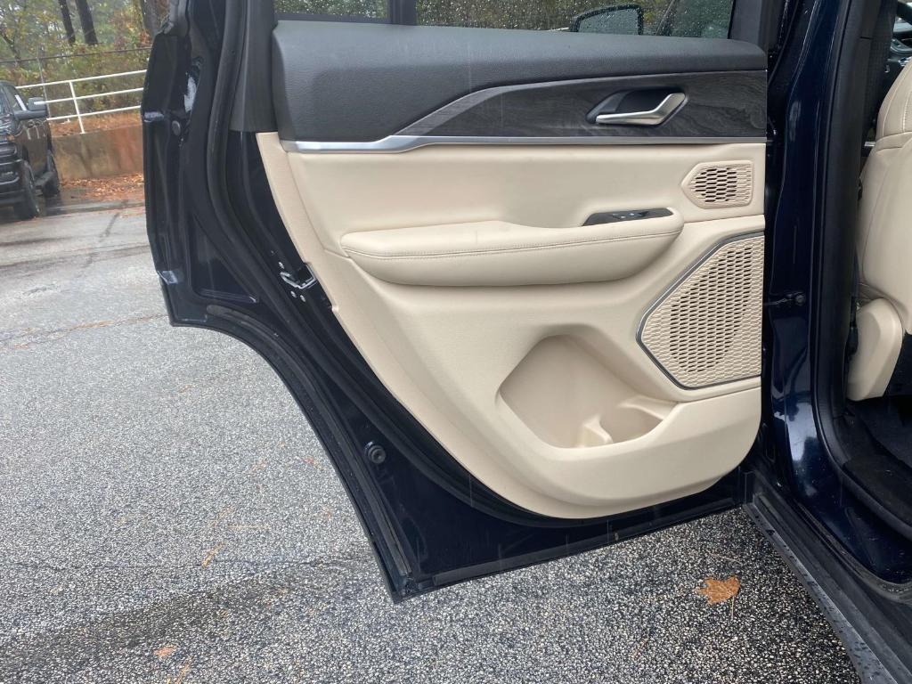 used 2024 Jeep Grand Cherokee car, priced at $32,498