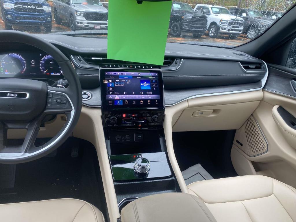 used 2024 Jeep Grand Cherokee car, priced at $32,498