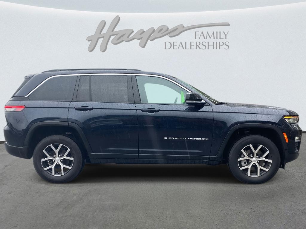 used 2024 Jeep Grand Cherokee car, priced at $32,498