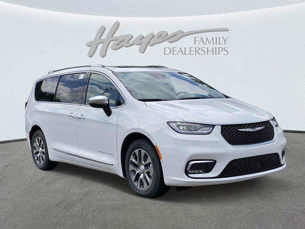 new 2025 Chrysler Pacifica Hybrid car, priced at $57,673