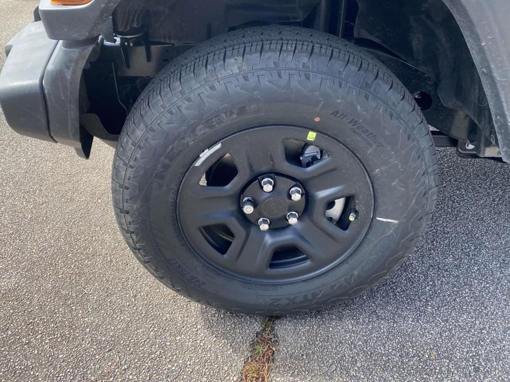 new 2025 Jeep Wrangler car, priced at $37,971