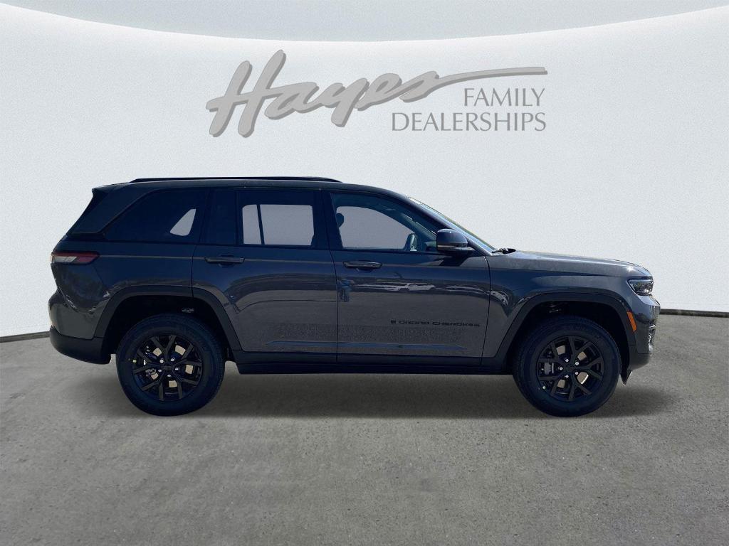 new 2025 Jeep Grand Cherokee car, priced at $42,623