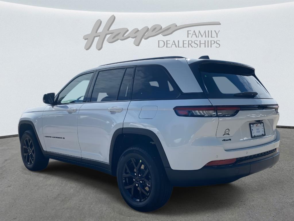 new 2025 Jeep Grand Cherokee car, priced at $40,028
