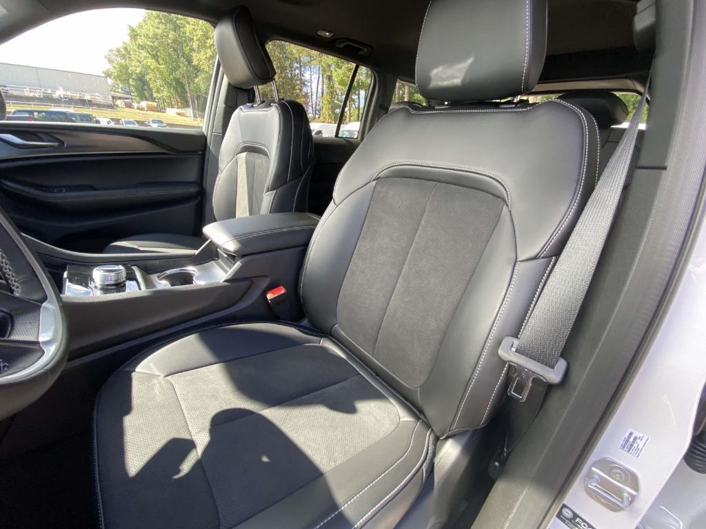 new 2025 Jeep Grand Cherokee car, priced at $40,028
