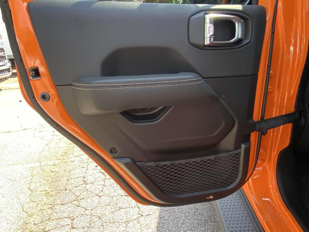 new 2025 Jeep Gladiator car, priced at $45,128