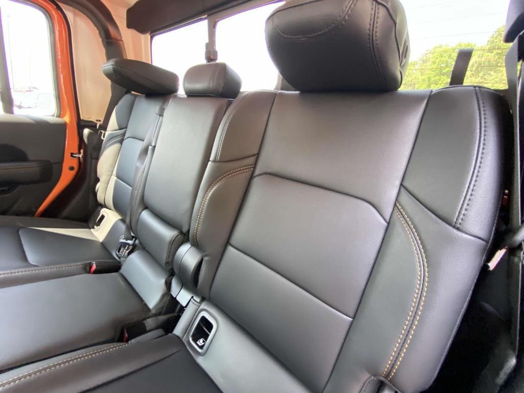 new 2025 Jeep Gladiator car, priced at $45,128