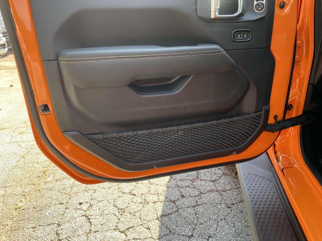 new 2025 Jeep Gladiator car, priced at $45,128