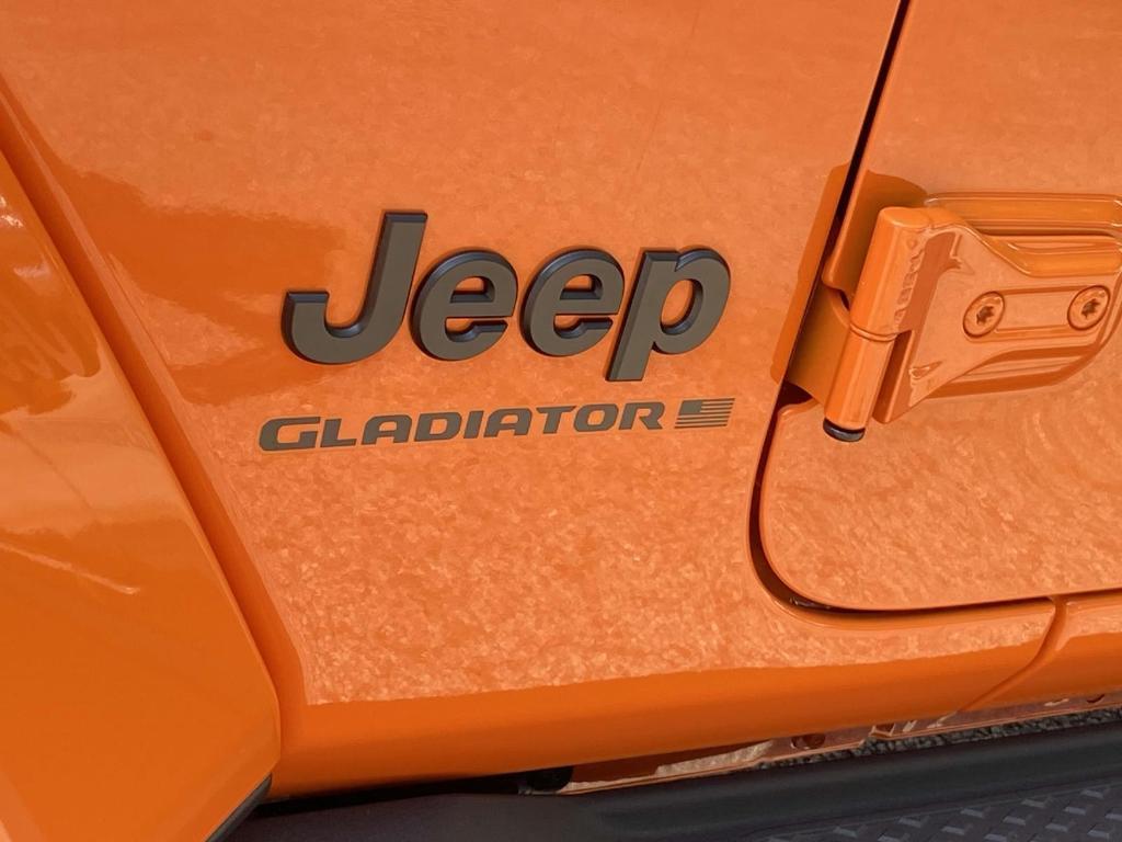 new 2025 Jeep Gladiator car, priced at $45,128
