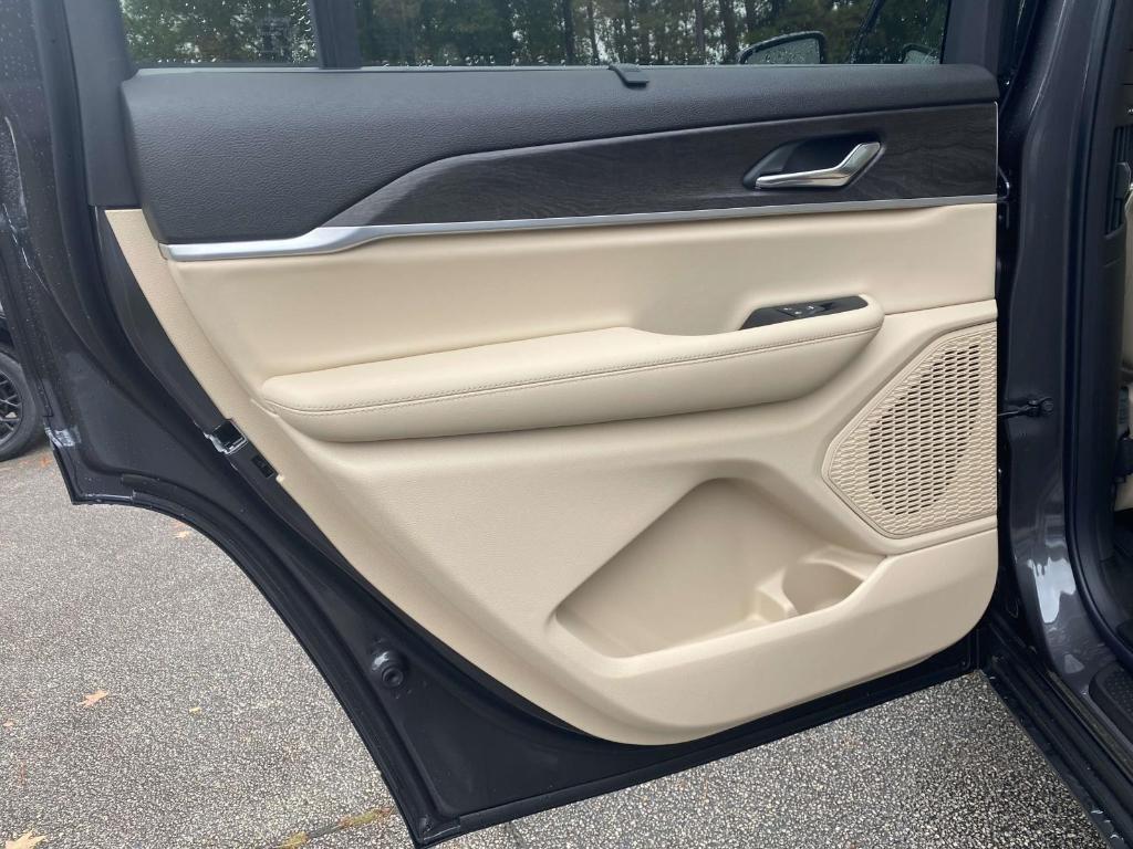 new 2025 Jeep Grand Cherokee L car, priced at $52,650