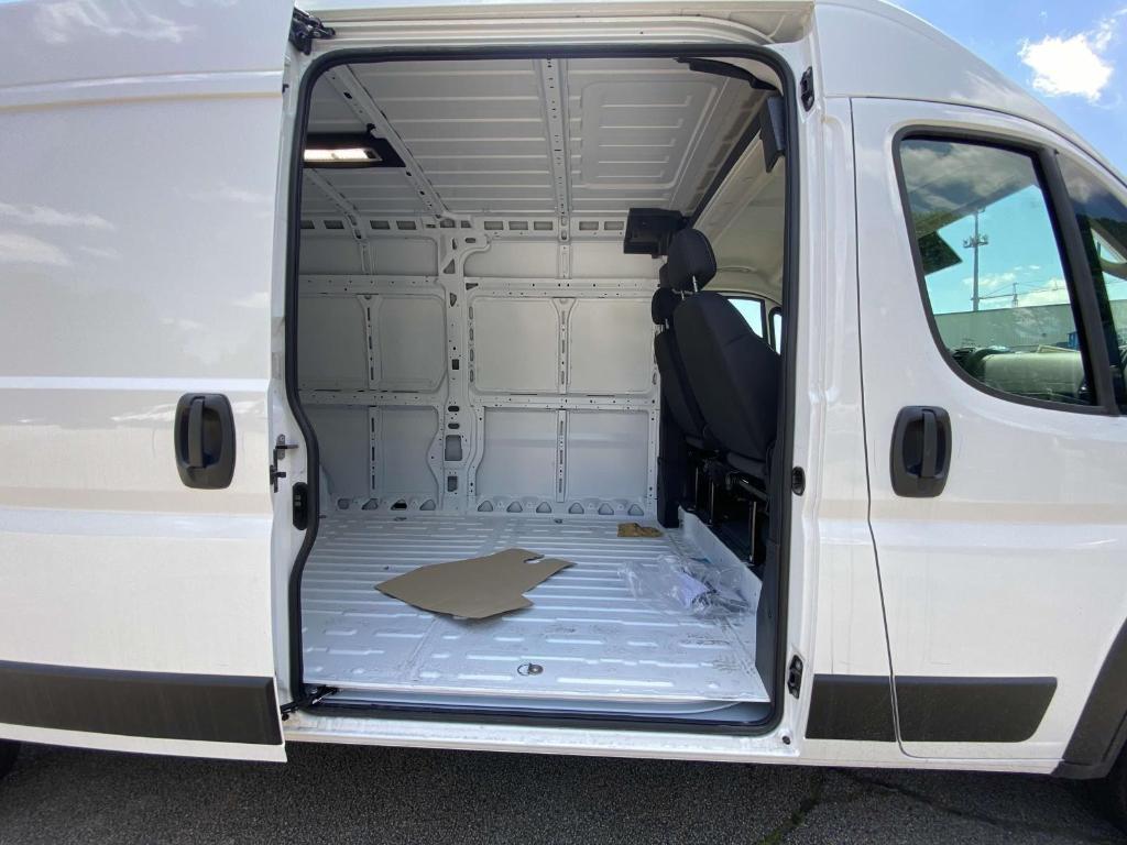 new 2025 Ram ProMaster 2500 car, priced at $54,156
