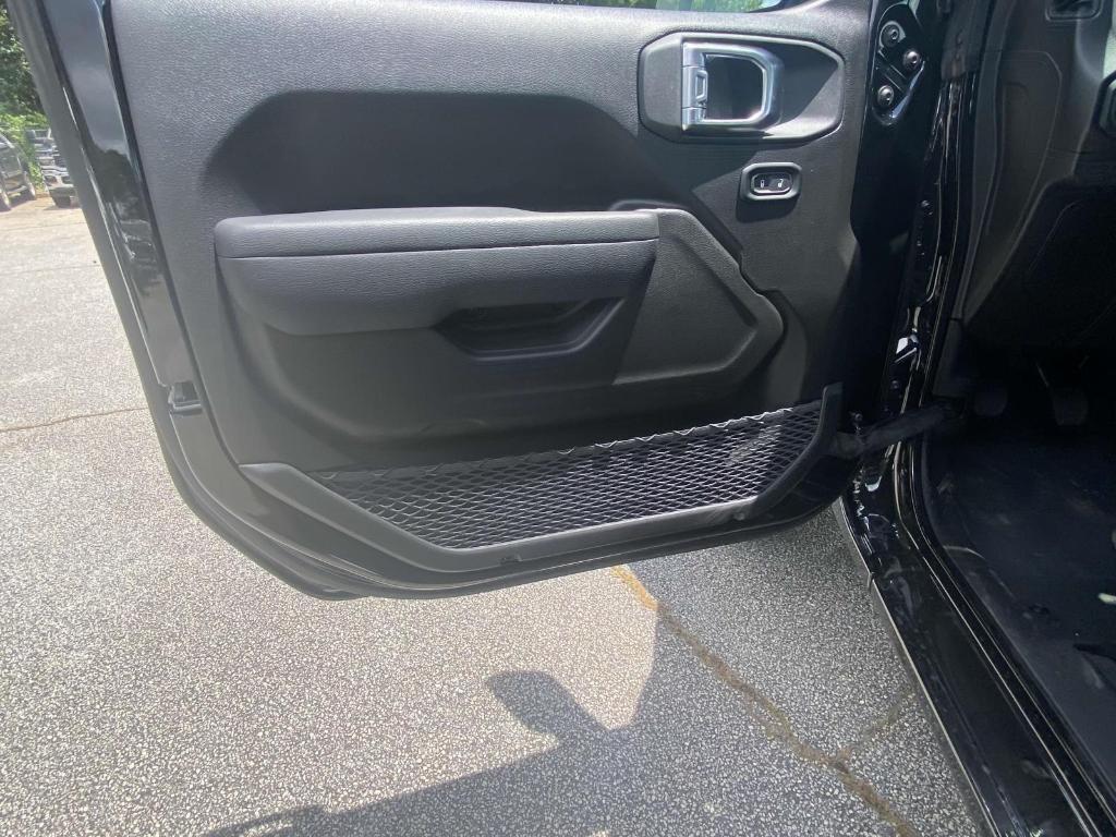new 2025 Jeep Wrangler car, priced at $31,543