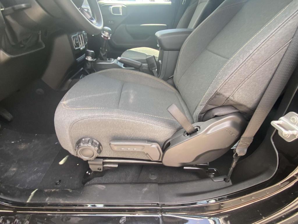 new 2025 Jeep Wrangler car, priced at $31,543