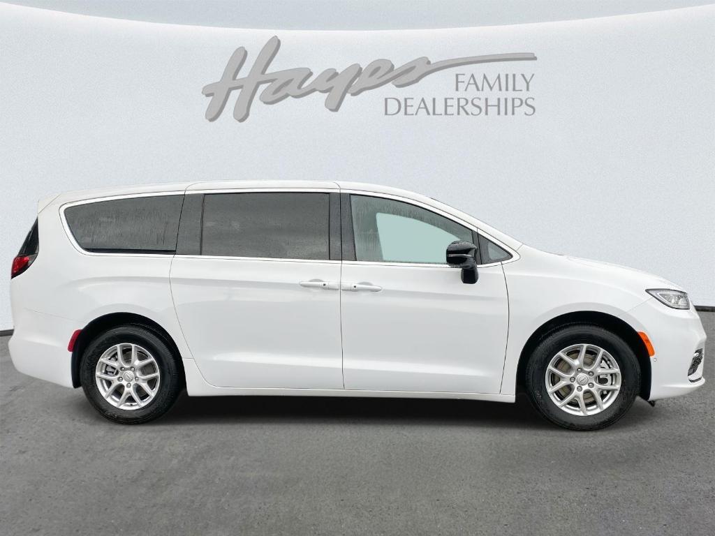 new 2026 Chrysler Pacifica car, priced at $42,127