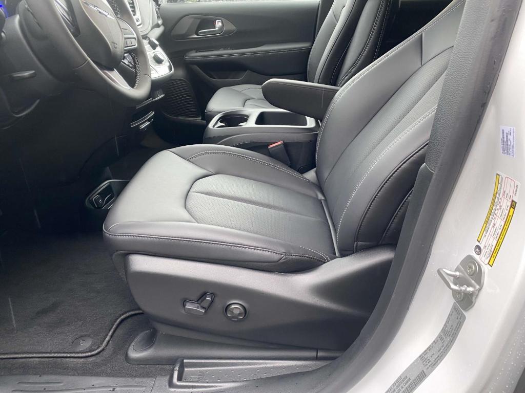 new 2026 Chrysler Pacifica car, priced at $42,127