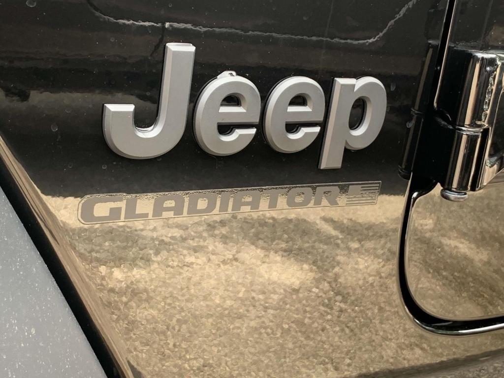 new 2024 Jeep Gladiator car, priced at $37,998