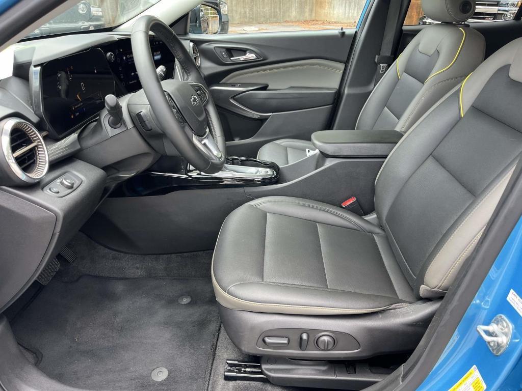 used 2025 Chevrolet Trax car, priced at $23,223