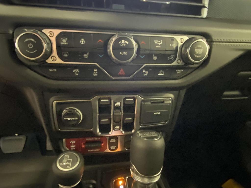 new 2025 Jeep Wrangler car, priced at $100,878