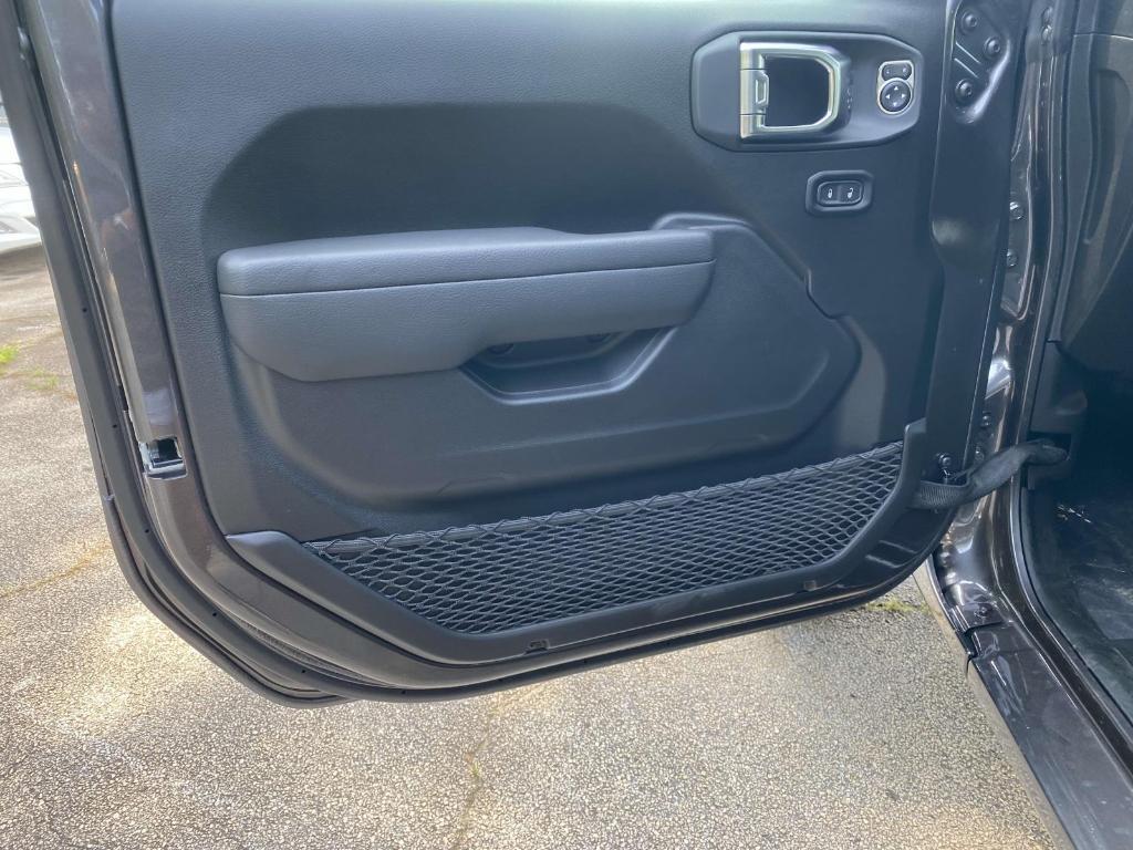 new 2025 Jeep Wrangler car, priced at $46,238