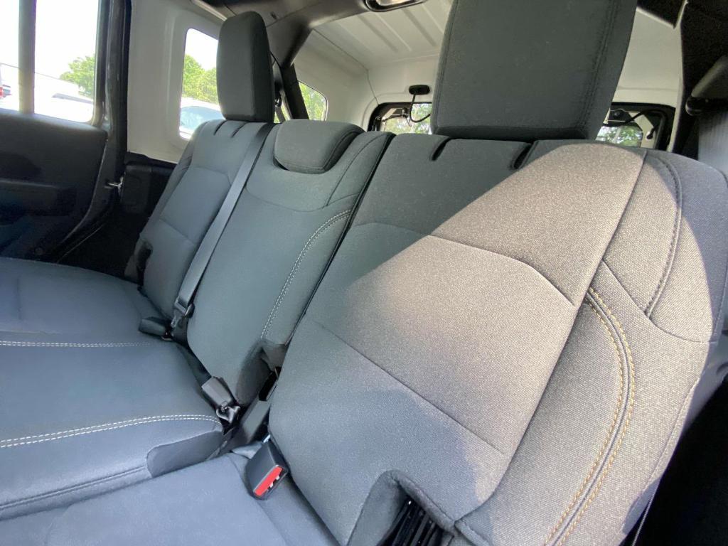 new 2025 Jeep Wrangler car, priced at $46,238