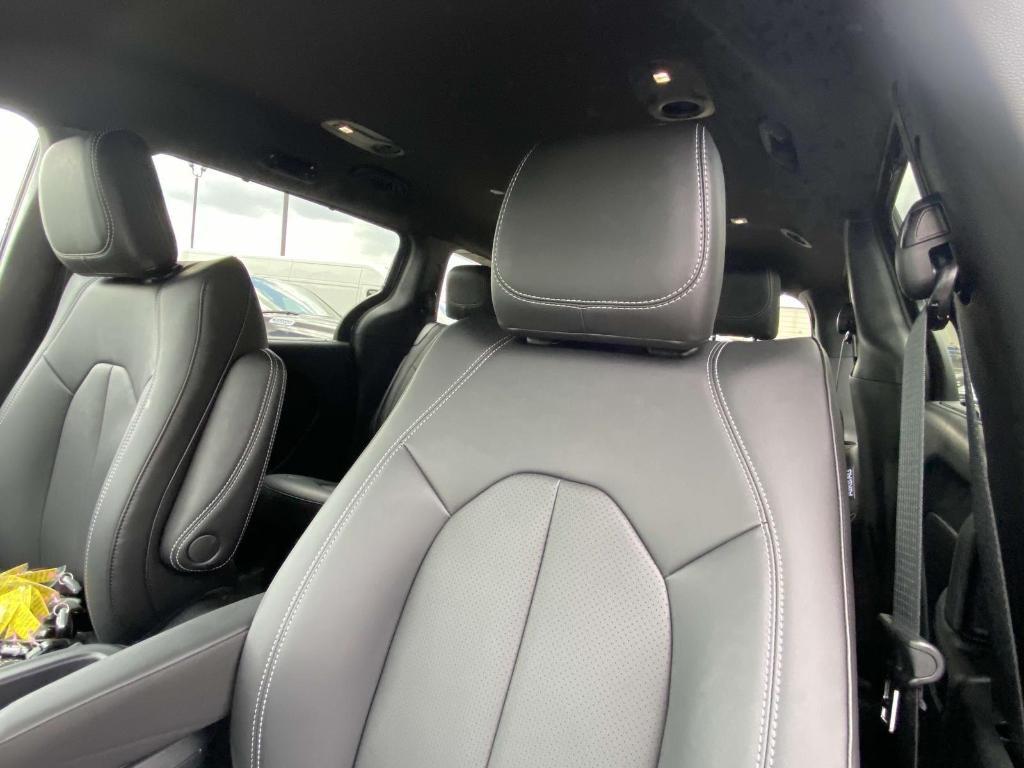 new 2025 Chrysler Pacifica car, priced at $40,833