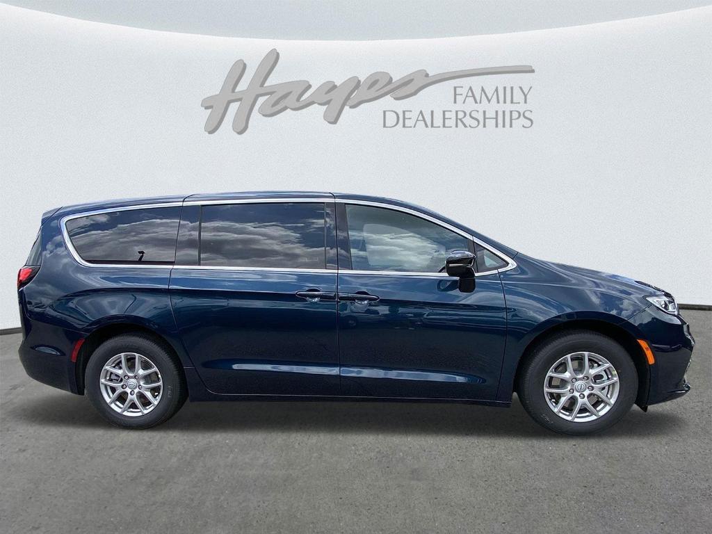 new 2025 Chrysler Pacifica car, priced at $40,833