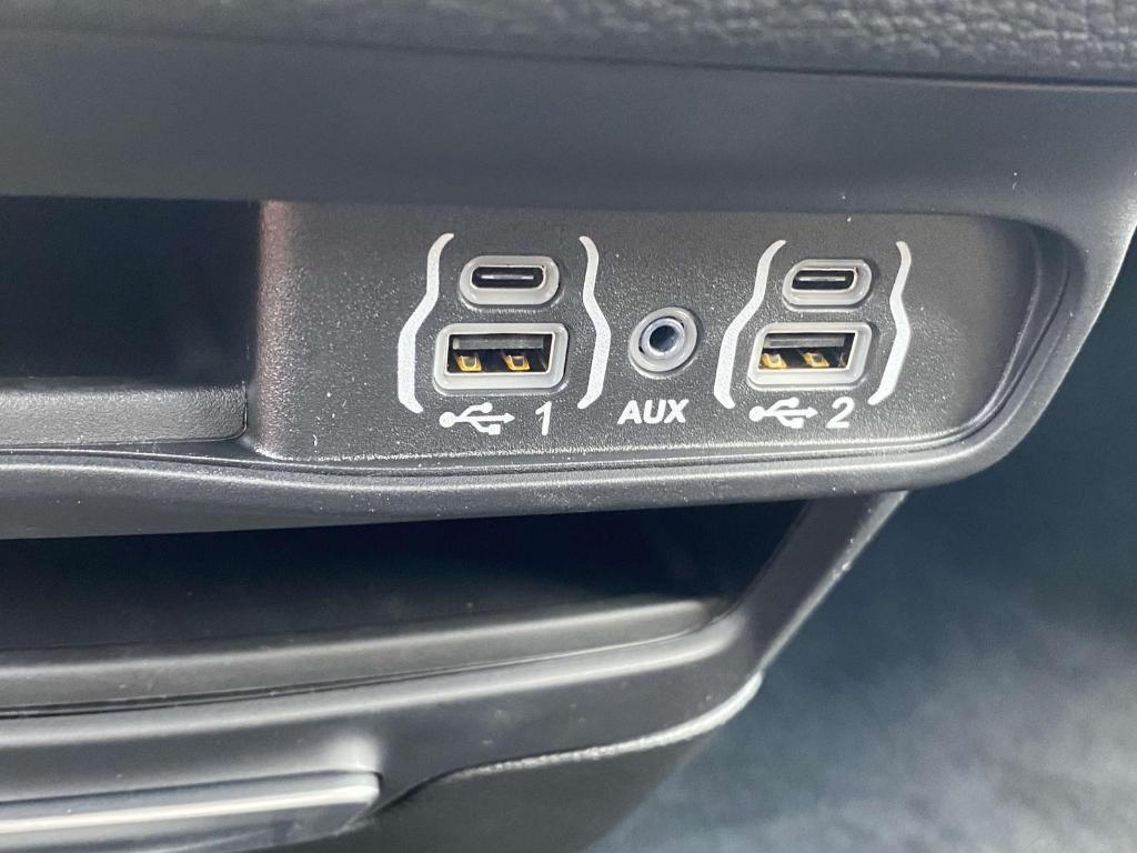 new 2025 Chrysler Pacifica car, priced at $40,833