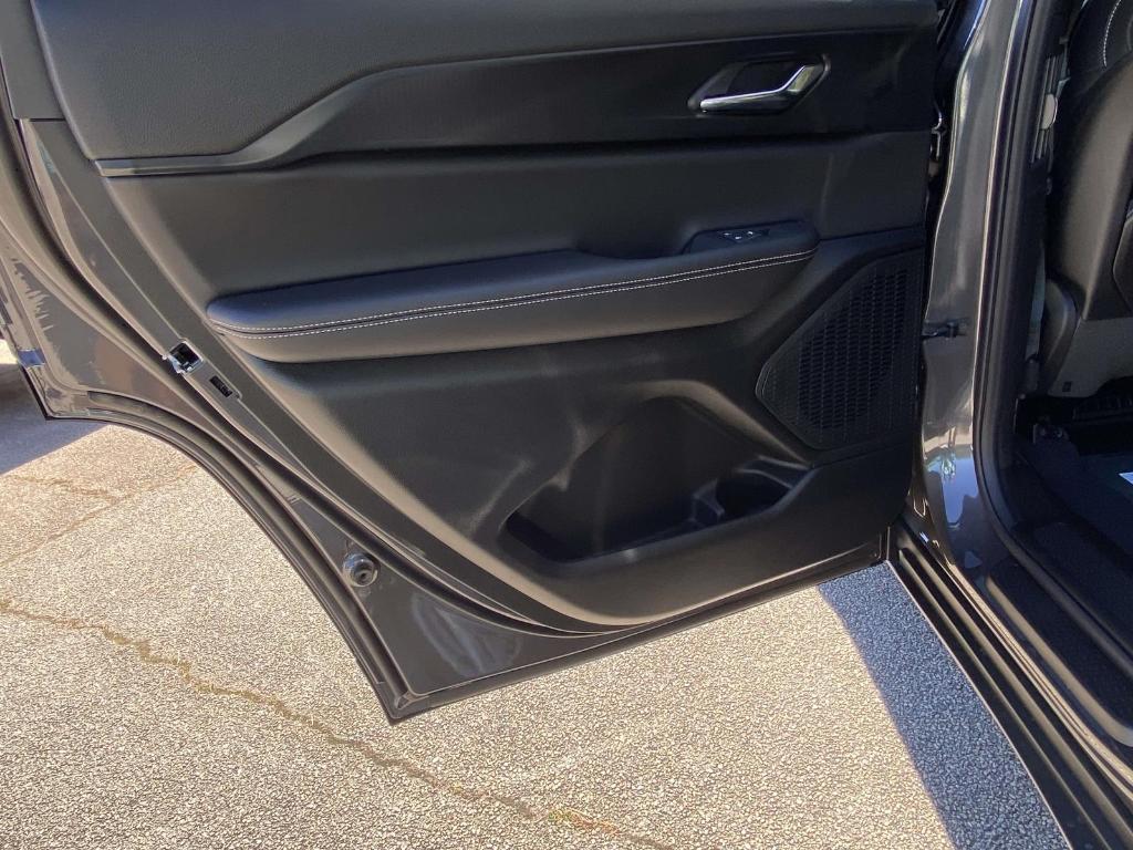 new 2025 Jeep Grand Cherokee L car, priced at $39,948