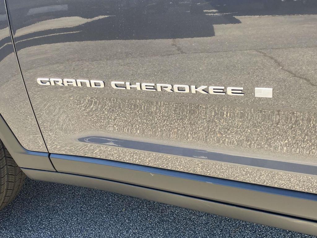 new 2025 Jeep Grand Cherokee L car, priced at $39,948
