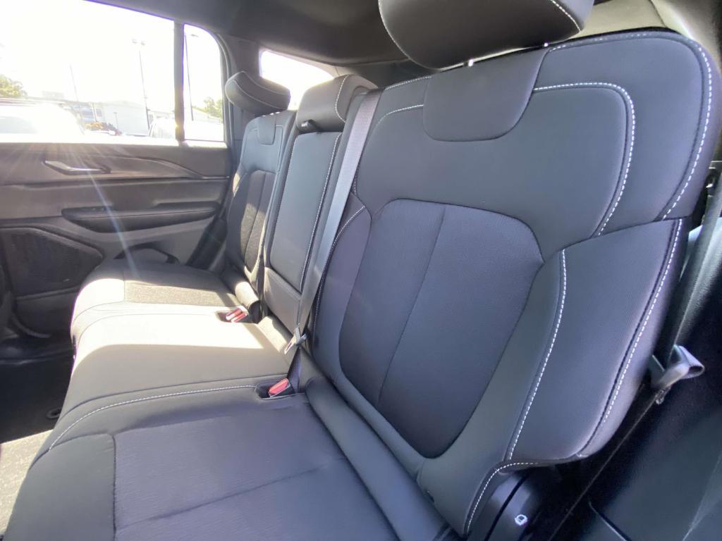 new 2025 Jeep Grand Cherokee car, priced at $38,214