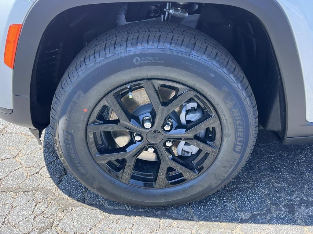 new 2025 Jeep Grand Cherokee L car, priced at $42,623