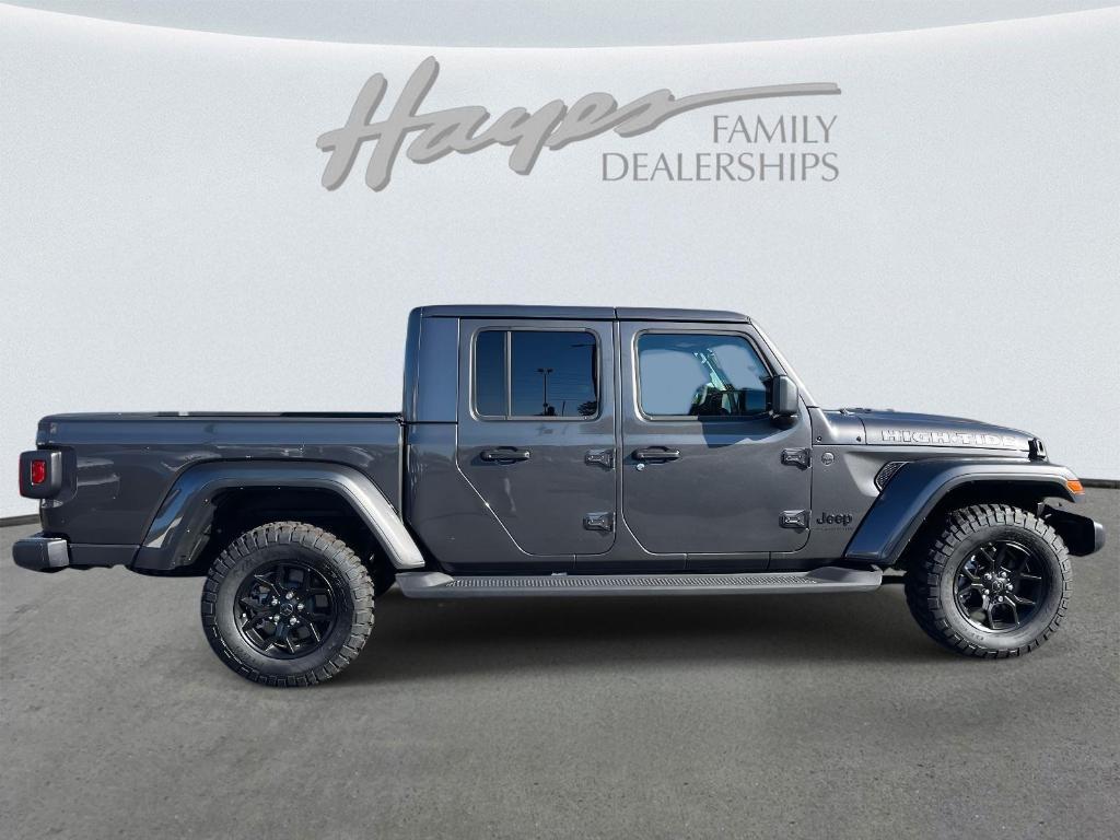 new 2025 Jeep Gladiator car, priced at $42,112