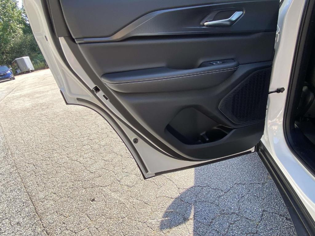 new 2025 Jeep Grand Cherokee car, priced at $38,463