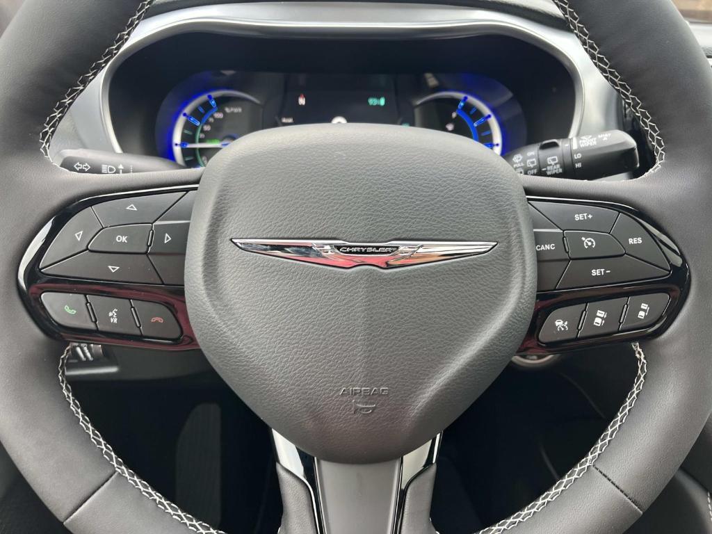 new 2025 Chrysler Pacifica Hybrid car, priced at $56,468