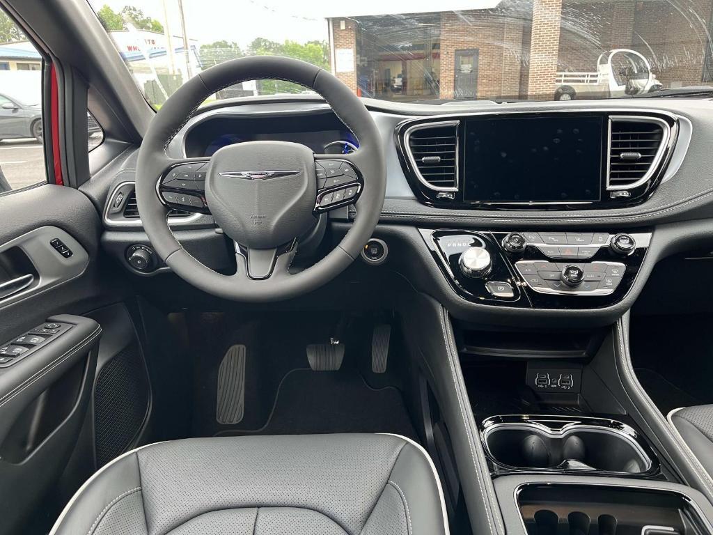 new 2025 Chrysler Pacifica Hybrid car, priced at $56,468