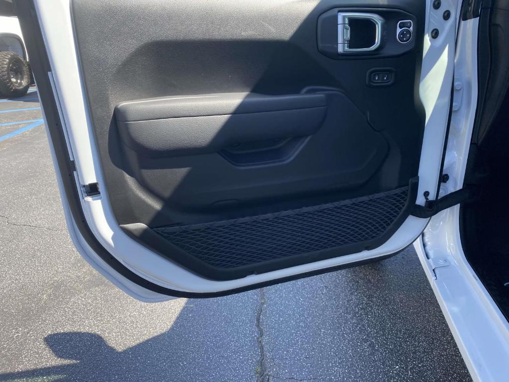 new 2025 Jeep Wrangler car, priced at $44,138