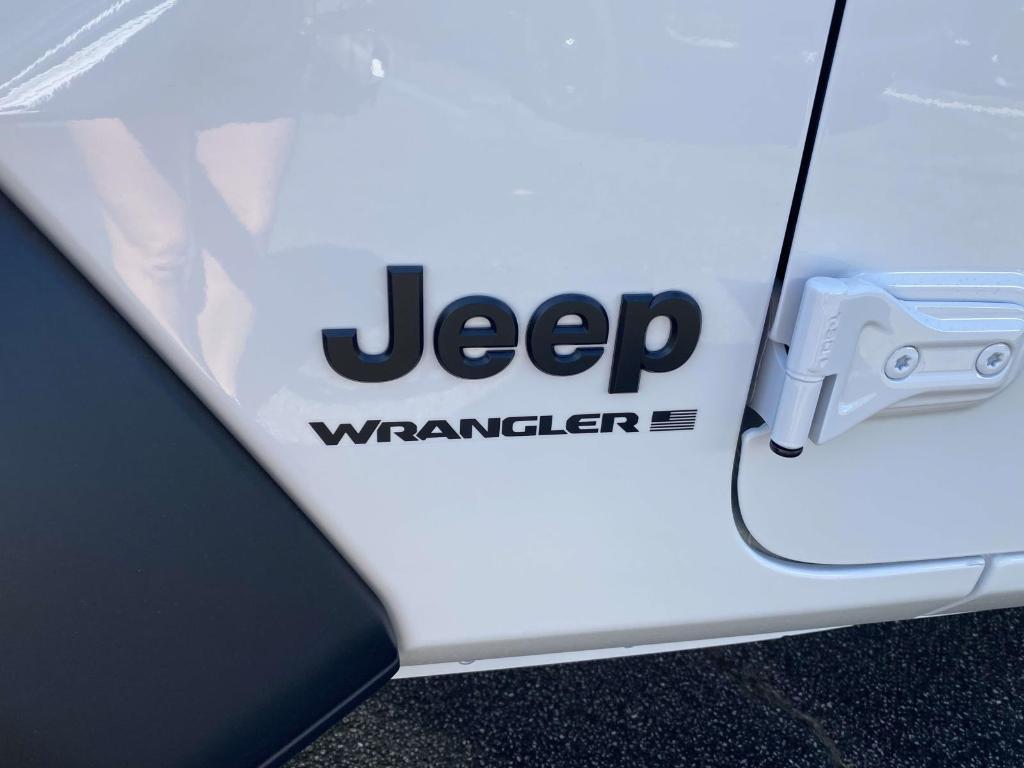 new 2025 Jeep Wrangler car, priced at $44,138