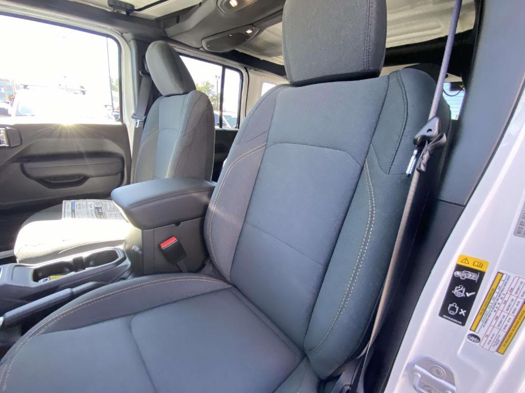 new 2025 Jeep Wrangler car, priced at $44,138
