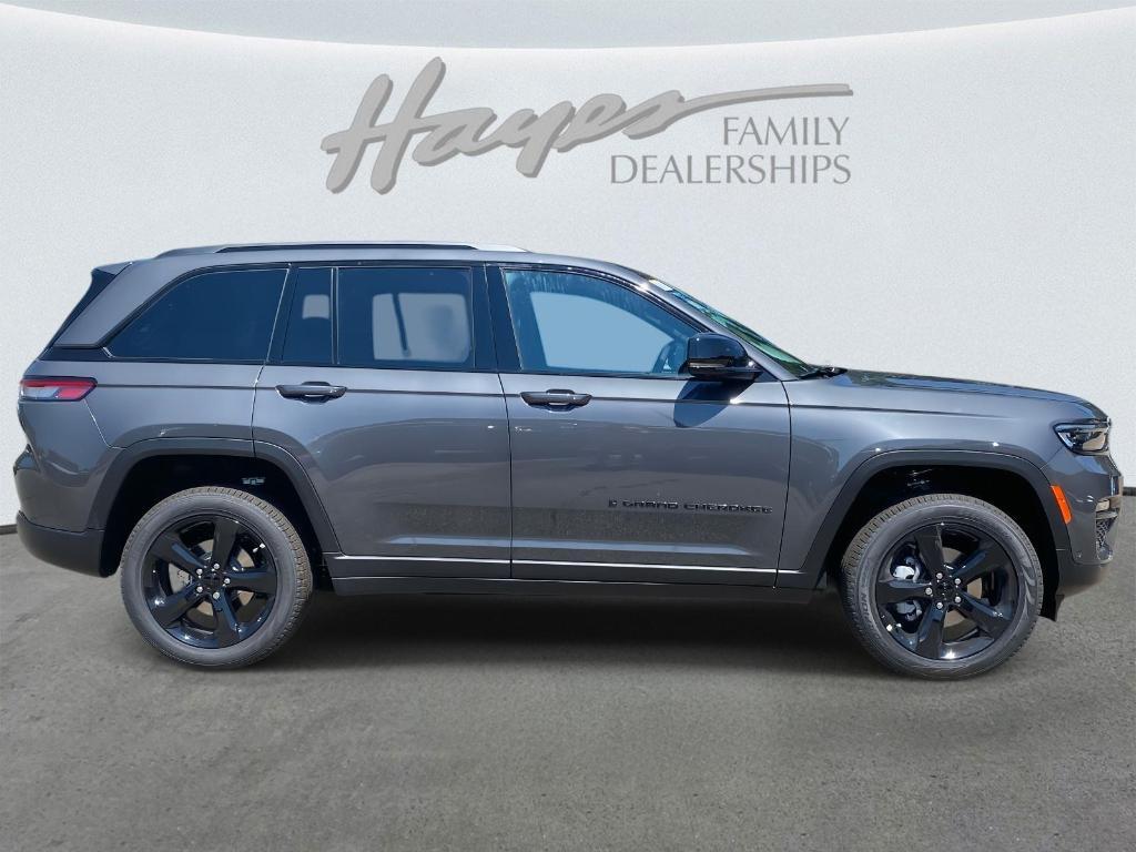 new 2025 Jeep Grand Cherokee car, priced at $45,515