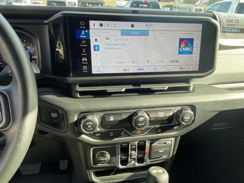 new 2025 Jeep Wrangler car, priced at $39,343