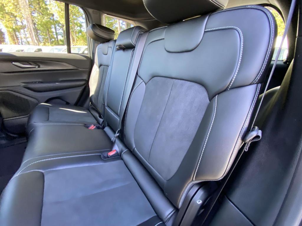 new 2025 Jeep Grand Cherokee car, priced at $42,132