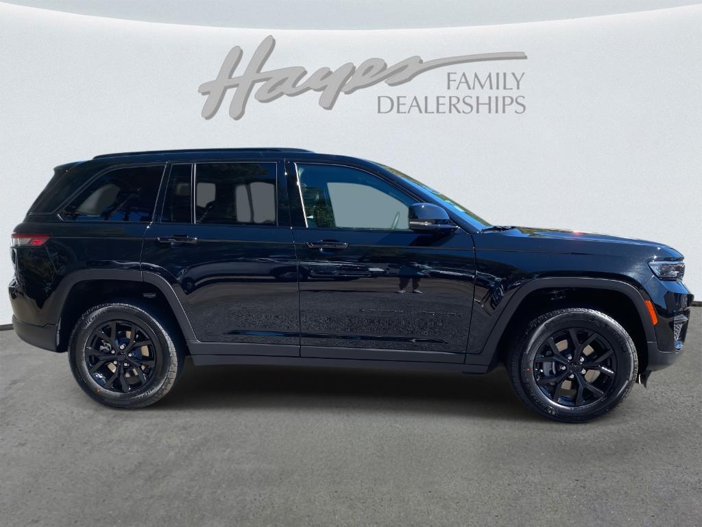 new 2025 Jeep Grand Cherokee car, priced at $42,132