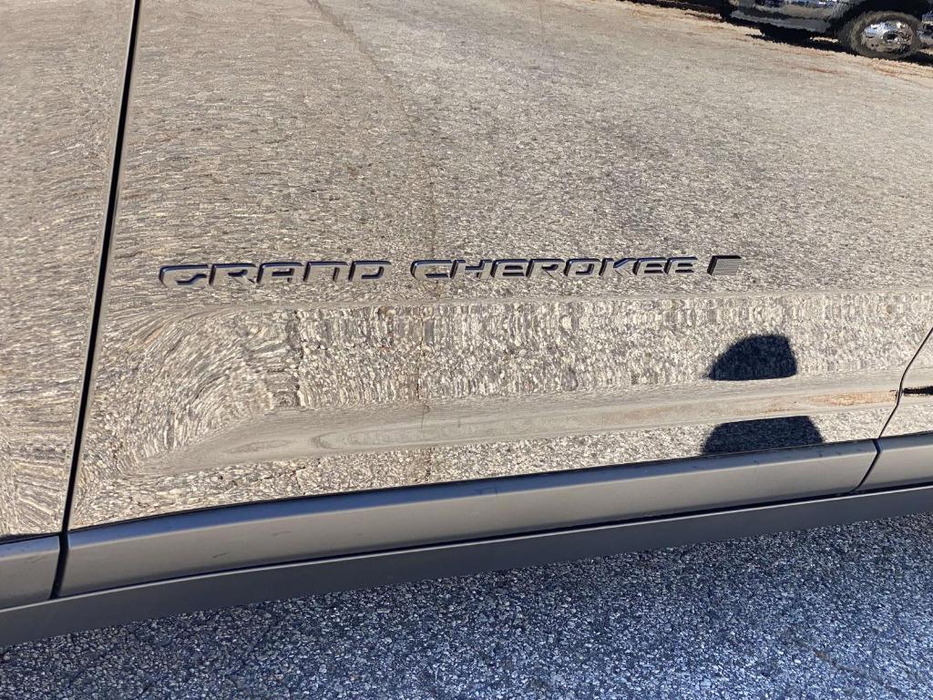 new 2025 Jeep Grand Cherokee car, priced at $42,132
