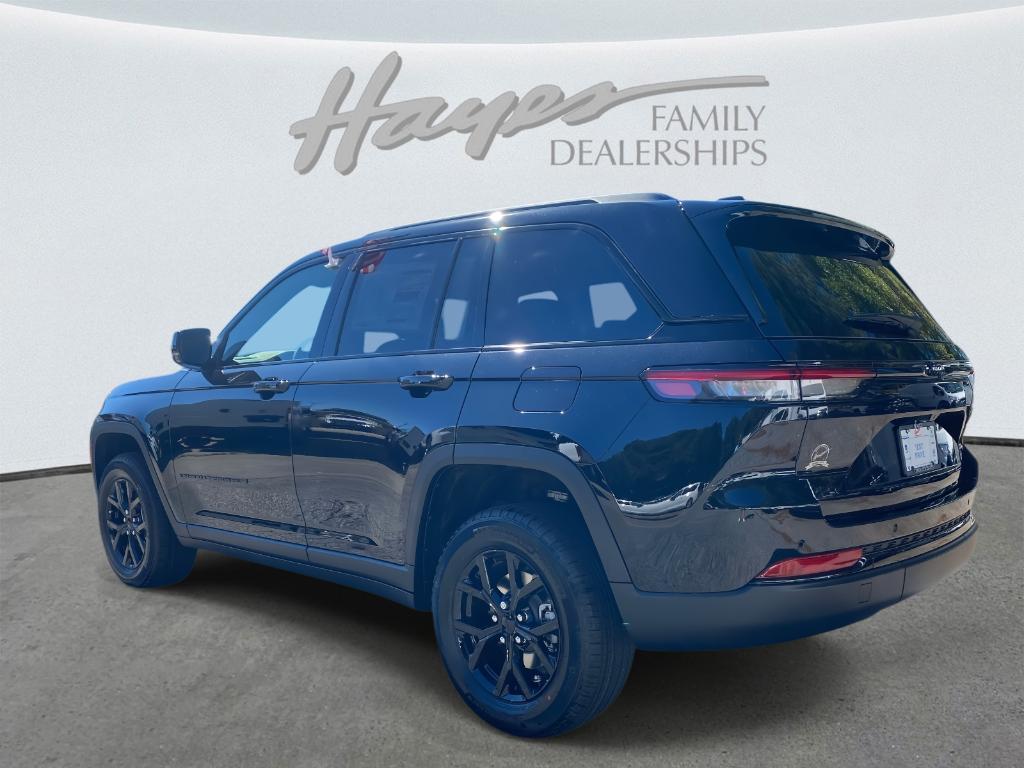 new 2025 Jeep Grand Cherokee car, priced at $42,132