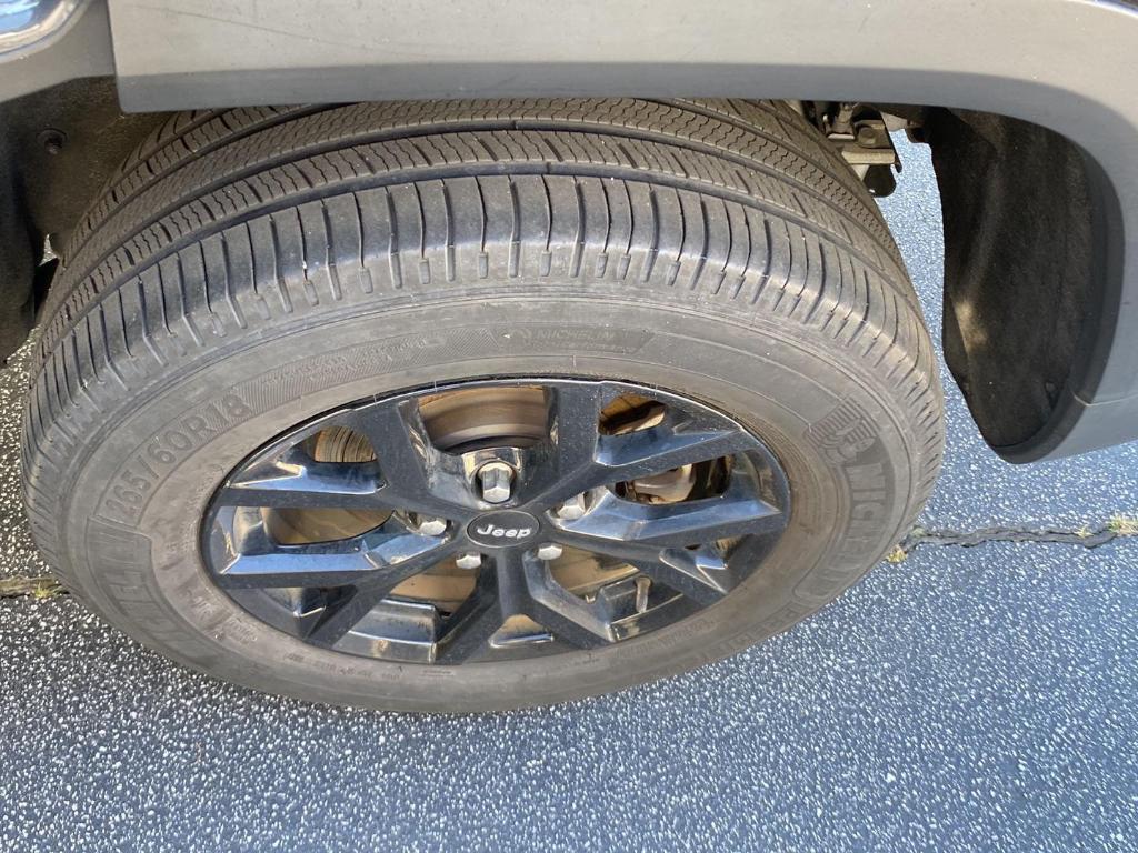 used 2022 Jeep Grand Cherokee car, priced at $29,588