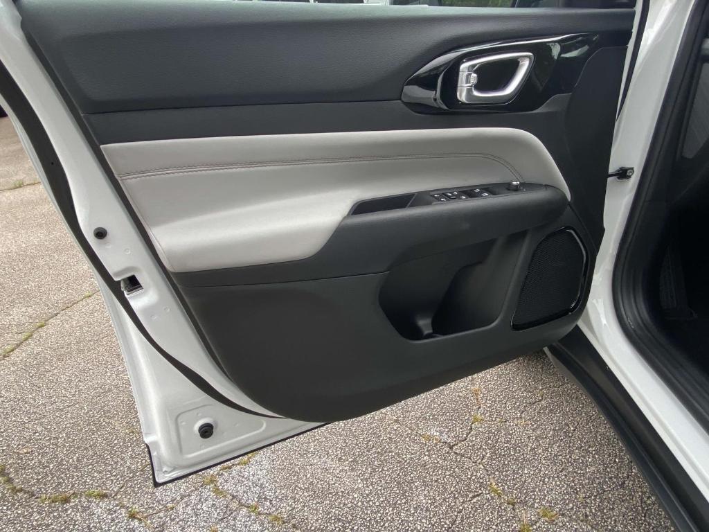 new 2025 Jeep Compass car, priced at $30,435